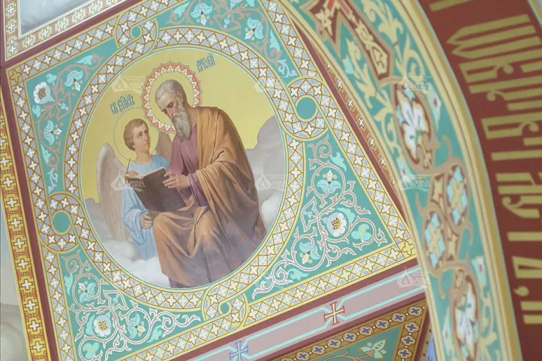 Pictura bisericii Sf. Drepte Ana, Mănăstirea de maici Sf. Ana, Slavuta — fotografia 10